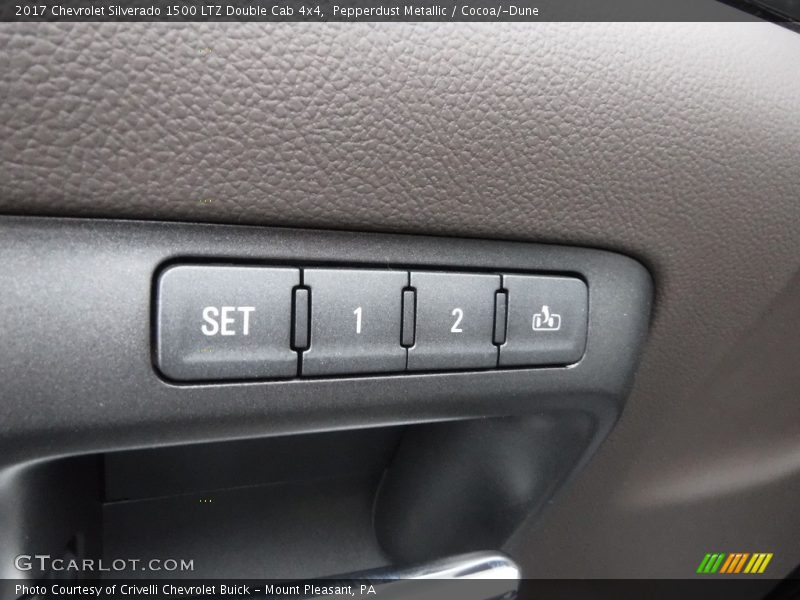 Pepperdust Metallic / Cocoa/­Dune 2017 Chevrolet Silverado 1500 LTZ Double Cab 4x4