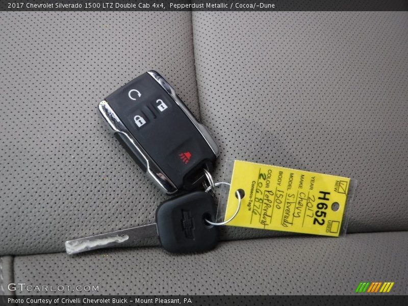 Pepperdust Metallic / Cocoa/­Dune 2017 Chevrolet Silverado 1500 LTZ Double Cab 4x4