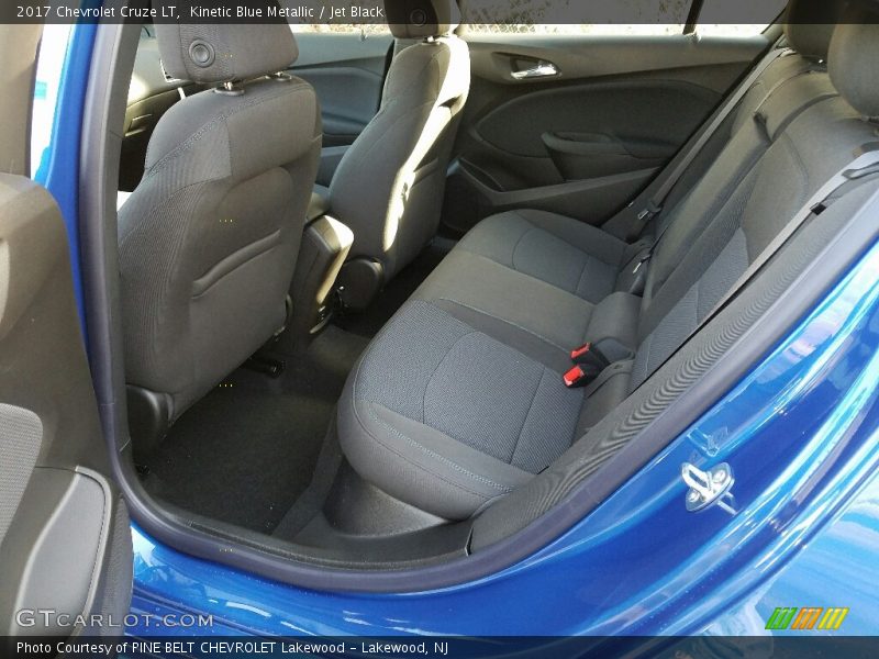 Kinetic Blue Metallic / Jet Black 2017 Chevrolet Cruze LT
