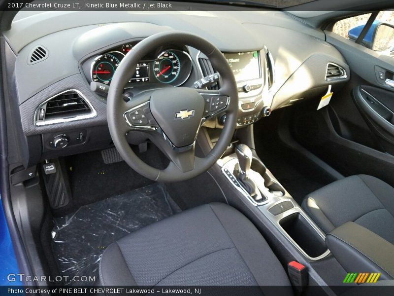 Kinetic Blue Metallic / Jet Black 2017 Chevrolet Cruze LT