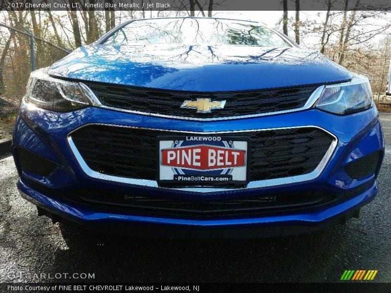 Kinetic Blue Metallic / Jet Black 2017 Chevrolet Cruze LT