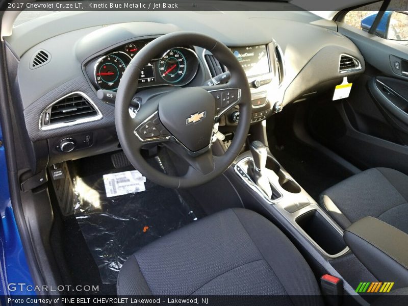 Kinetic Blue Metallic / Jet Black 2017 Chevrolet Cruze LT