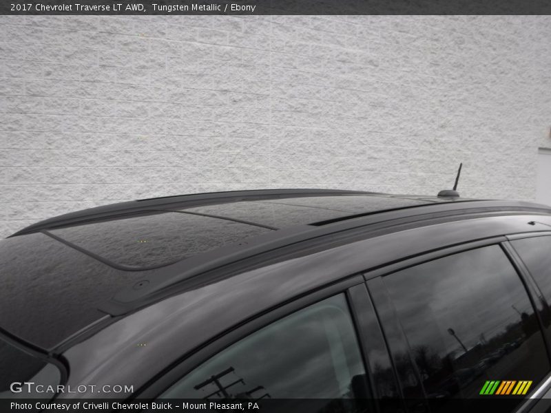 Tungsten Metallic / Ebony 2017 Chevrolet Traverse LT AWD