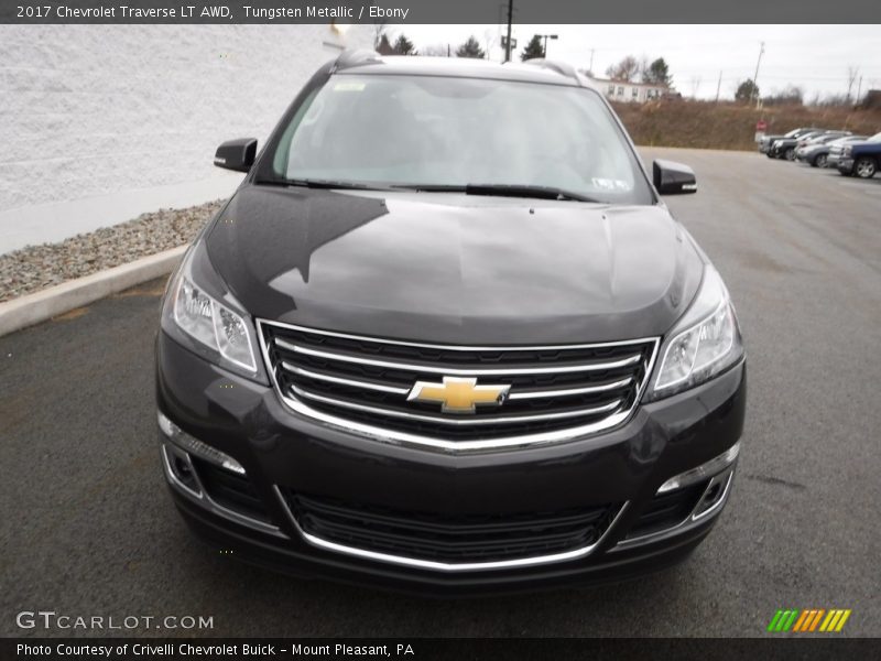 Tungsten Metallic / Ebony 2017 Chevrolet Traverse LT AWD