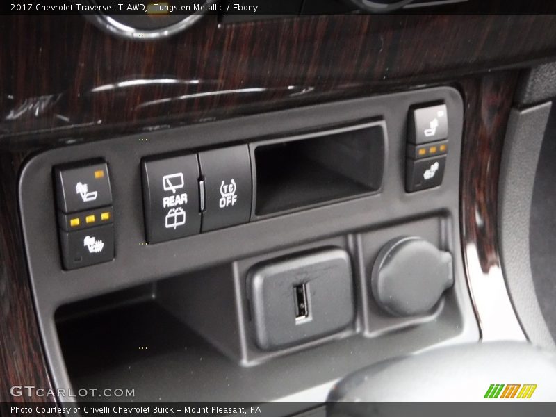 Tungsten Metallic / Ebony 2017 Chevrolet Traverse LT AWD