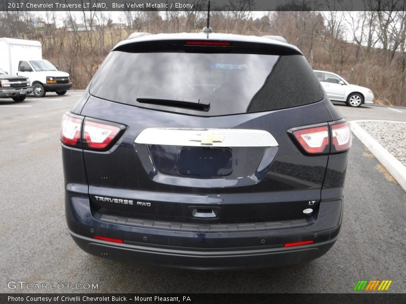 Blue Velvet Metallic / Ebony 2017 Chevrolet Traverse LT AWD