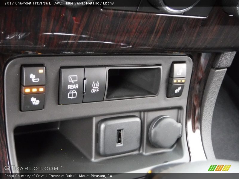 Blue Velvet Metallic / Ebony 2017 Chevrolet Traverse LT AWD