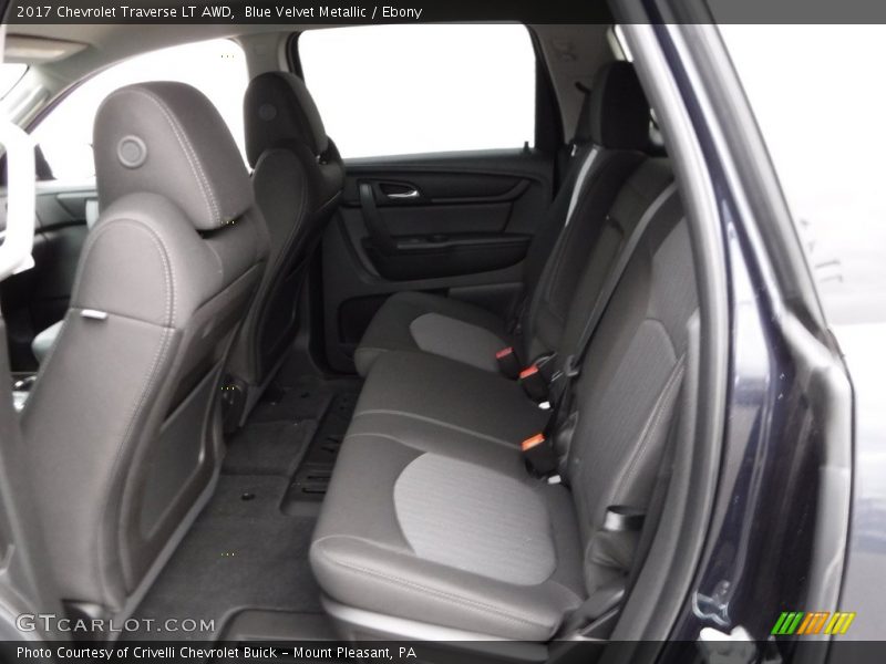 Blue Velvet Metallic / Ebony 2017 Chevrolet Traverse LT AWD