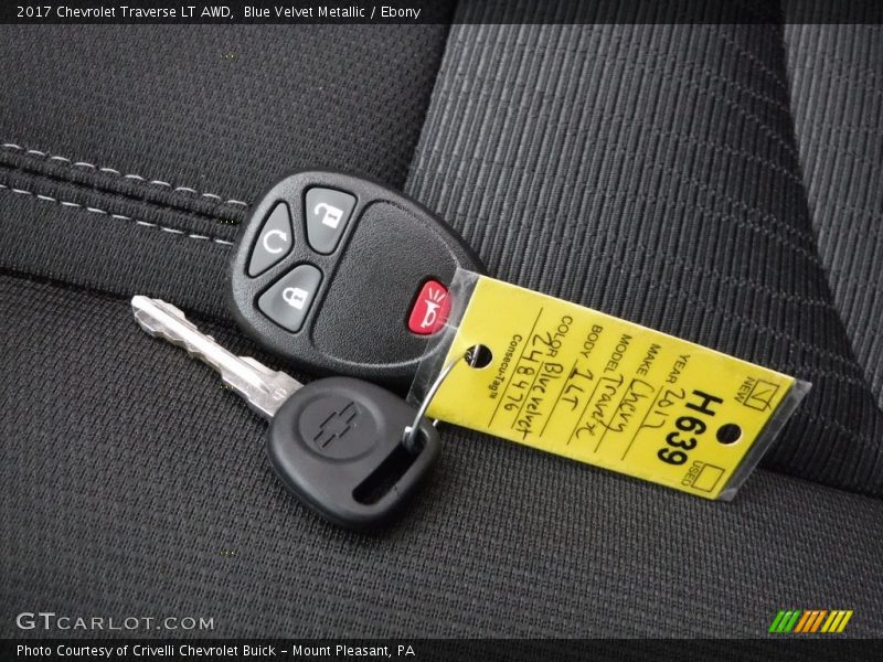 Blue Velvet Metallic / Ebony 2017 Chevrolet Traverse LT AWD