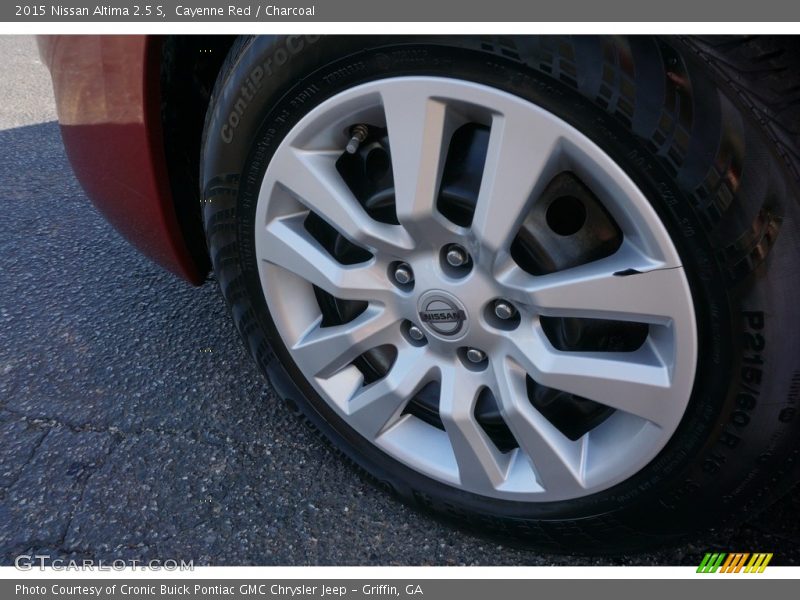 Cayenne Red / Charcoal 2015 Nissan Altima 2.5 S