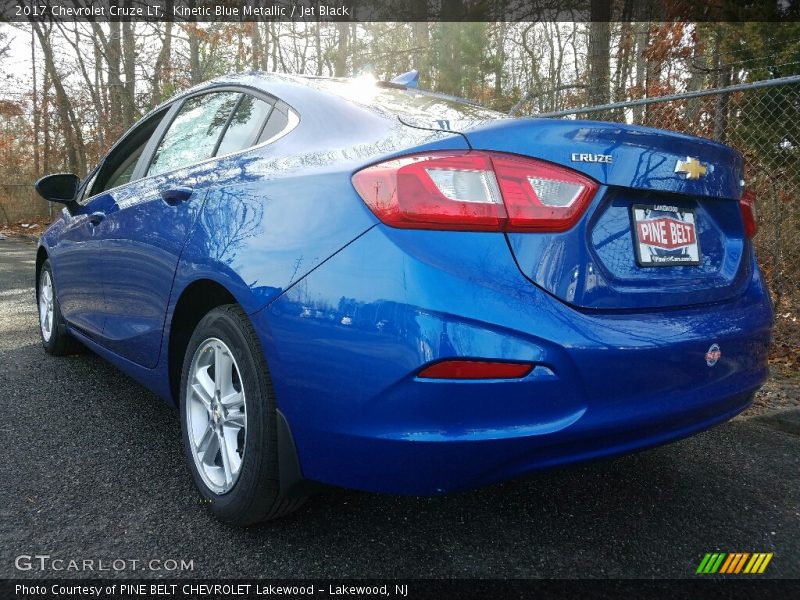 Kinetic Blue Metallic / Jet Black 2017 Chevrolet Cruze LT