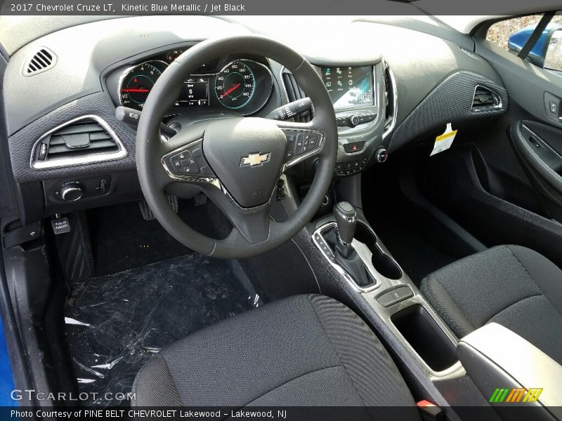 Kinetic Blue Metallic / Jet Black 2017 Chevrolet Cruze LT