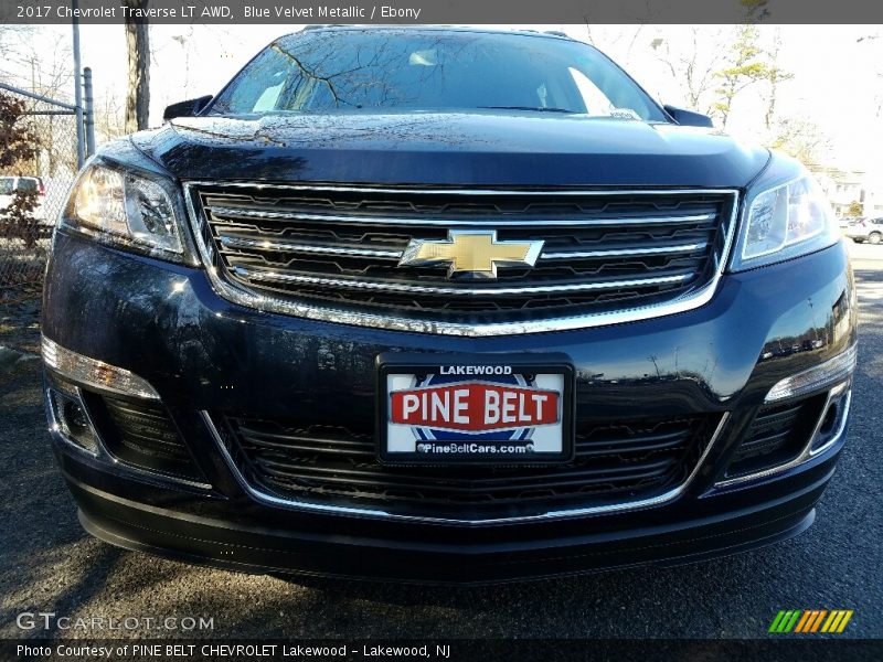 Blue Velvet Metallic / Ebony 2017 Chevrolet Traverse LT AWD