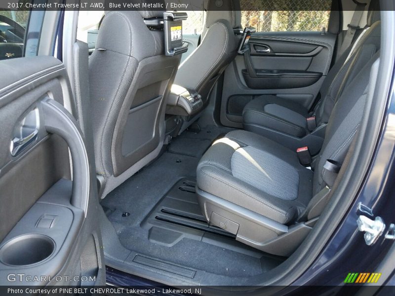 Blue Velvet Metallic / Ebony 2017 Chevrolet Traverse LT AWD