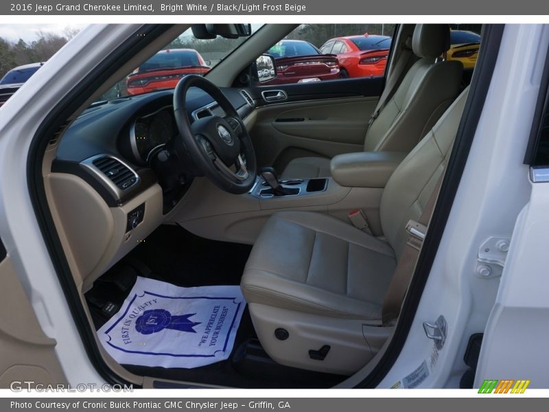 Bright White / Black/Light Frost Beige 2016 Jeep Grand Cherokee Limited