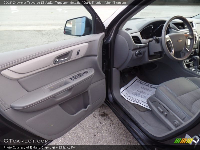 Tungsten Metallic / Dark Titanium/Light Titanium 2016 Chevrolet Traverse LT AWD