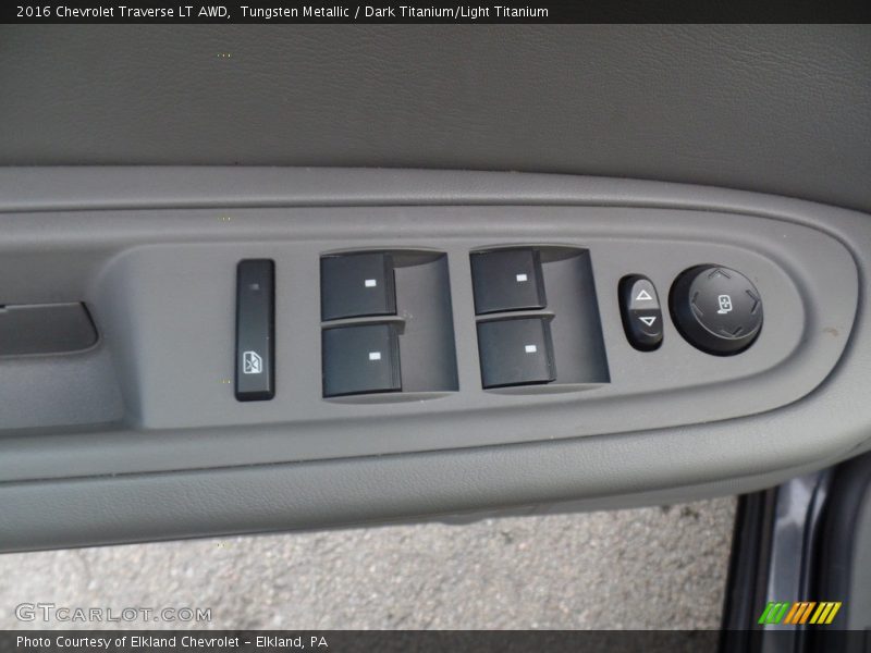 Tungsten Metallic / Dark Titanium/Light Titanium 2016 Chevrolet Traverse LT AWD