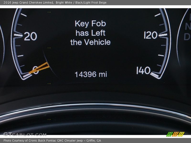 Bright White / Black/Light Frost Beige 2016 Jeep Grand Cherokee Limited
