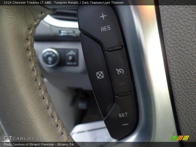 Tungsten Metallic / Dark Titanium/Light Titanium 2016 Chevrolet Traverse LT AWD