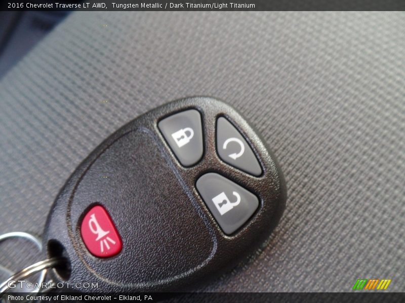 Tungsten Metallic / Dark Titanium/Light Titanium 2016 Chevrolet Traverse LT AWD