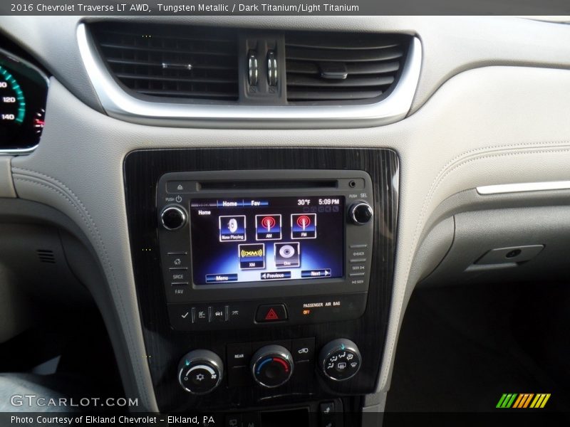 Tungsten Metallic / Dark Titanium/Light Titanium 2016 Chevrolet Traverse LT AWD
