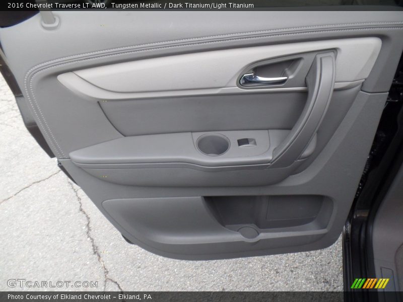Tungsten Metallic / Dark Titanium/Light Titanium 2016 Chevrolet Traverse LT AWD