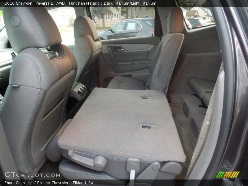 Tungsten Metallic / Dark Titanium/Light Titanium 2016 Chevrolet Traverse LT AWD
