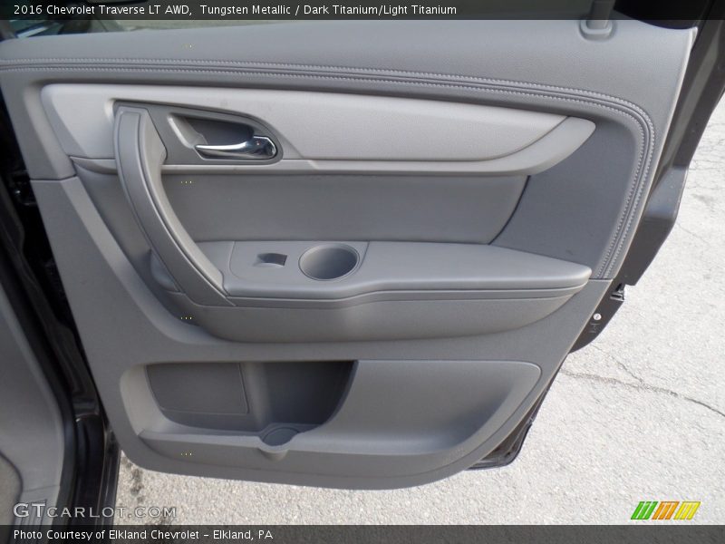 Tungsten Metallic / Dark Titanium/Light Titanium 2016 Chevrolet Traverse LT AWD