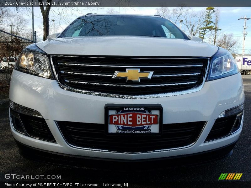 Summit White / Ebony 2017 Chevrolet Traverse LT