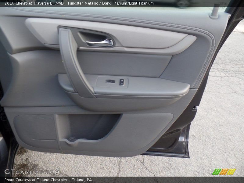 Tungsten Metallic / Dark Titanium/Light Titanium 2016 Chevrolet Traverse LT AWD