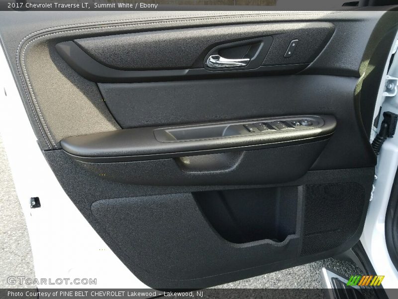 Summit White / Ebony 2017 Chevrolet Traverse LT