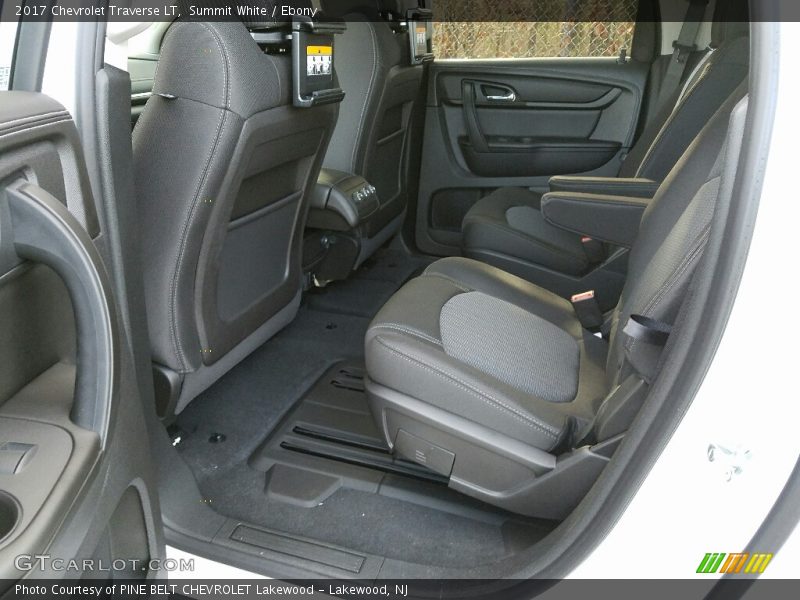 Summit White / Ebony 2017 Chevrolet Traverse LT