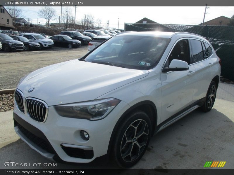 Alpine White / Black 2017 BMW X1 xDrive28i