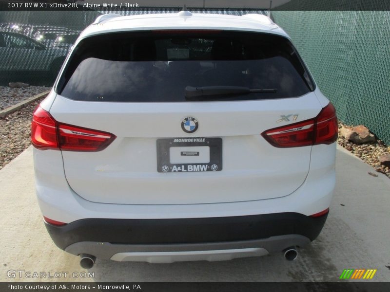 Alpine White / Black 2017 BMW X1 xDrive28i