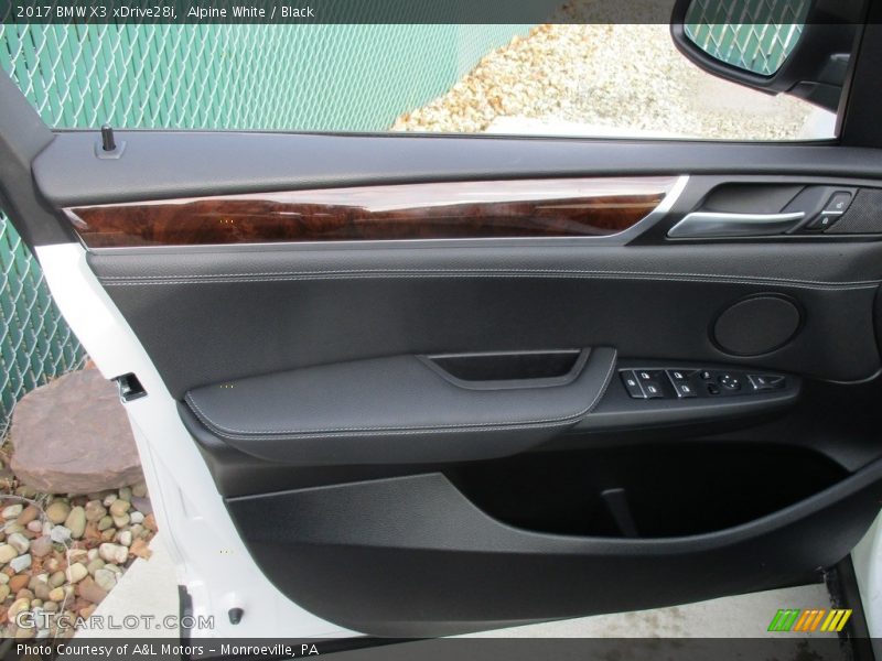 Alpine White / Black 2017 BMW X3 xDrive28i