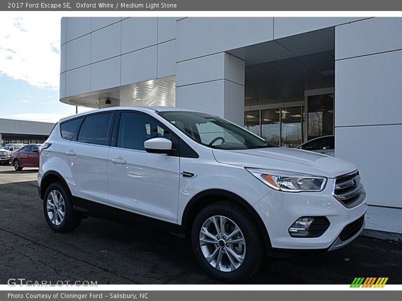 Oxford White / Medium Light Stone 2017 Ford Escape SE