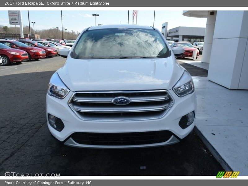 Oxford White / Medium Light Stone 2017 Ford Escape SE