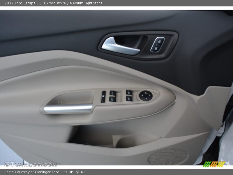Oxford White / Medium Light Stone 2017 Ford Escape SE
