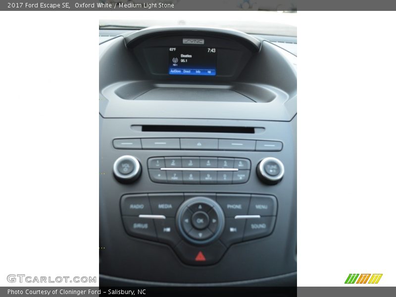 Oxford White / Medium Light Stone 2017 Ford Escape SE