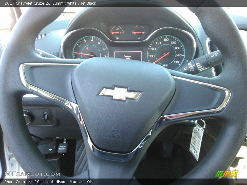 Summit White / Jet Black 2017 Chevrolet Cruze LS