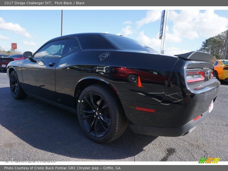 Pitch Black / Black 2017 Dodge Challenger SXT