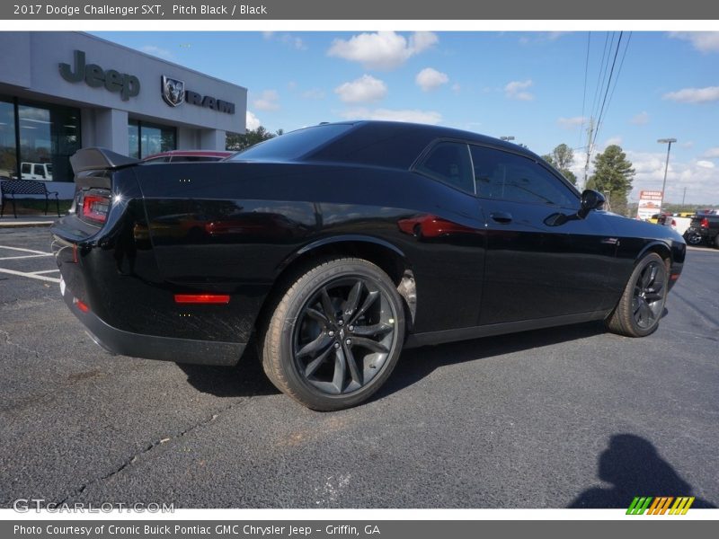 Pitch Black / Black 2017 Dodge Challenger SXT