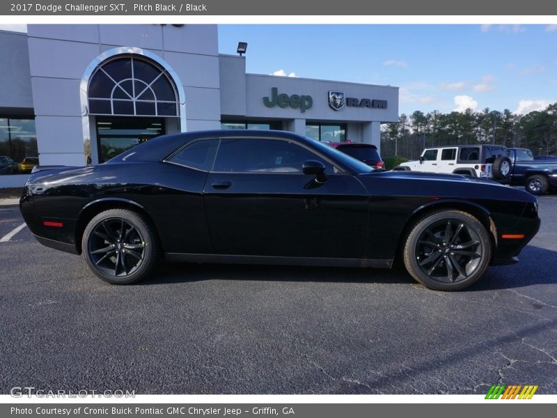 Pitch Black / Black 2017 Dodge Challenger SXT