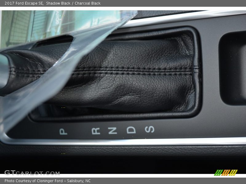 Shadow Black / Charcoal Black 2017 Ford Escape SE
