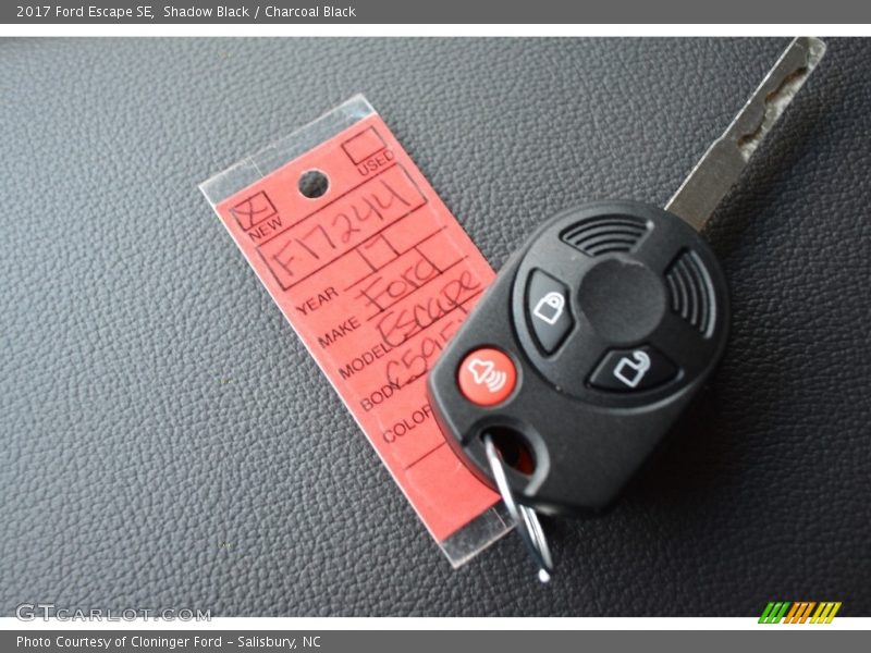 Shadow Black / Charcoal Black 2017 Ford Escape SE