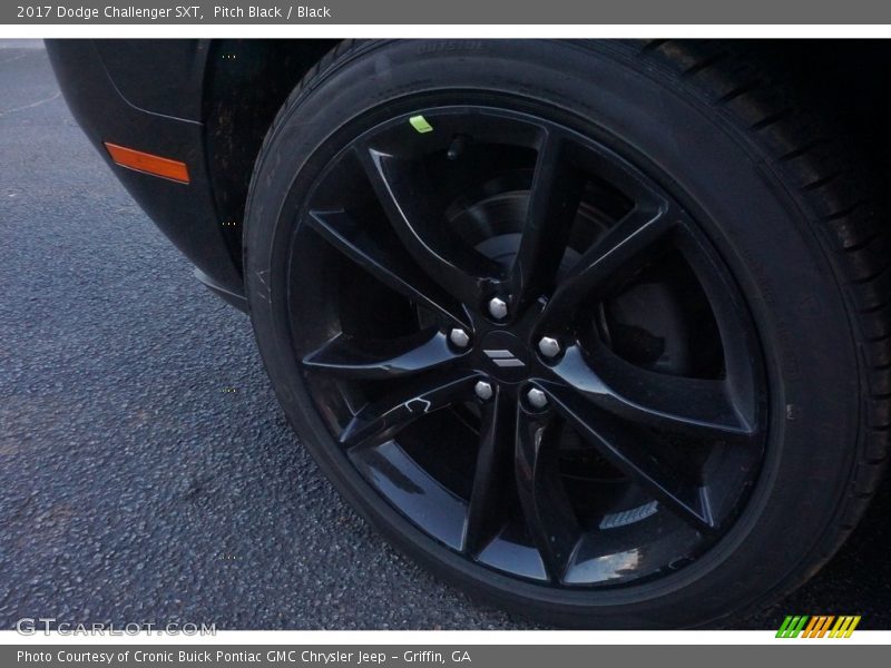 Pitch Black / Black 2017 Dodge Challenger SXT