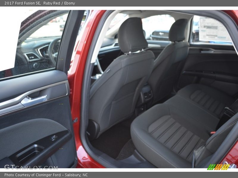 Ruby Red / Ebony 2017 Ford Fusion SE