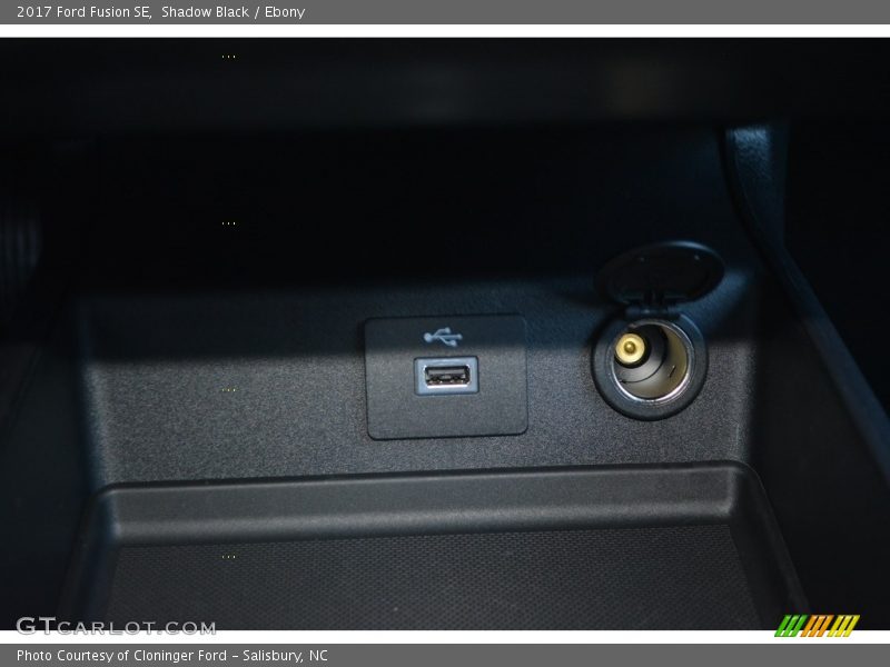 Shadow Black / Ebony 2017 Ford Fusion SE