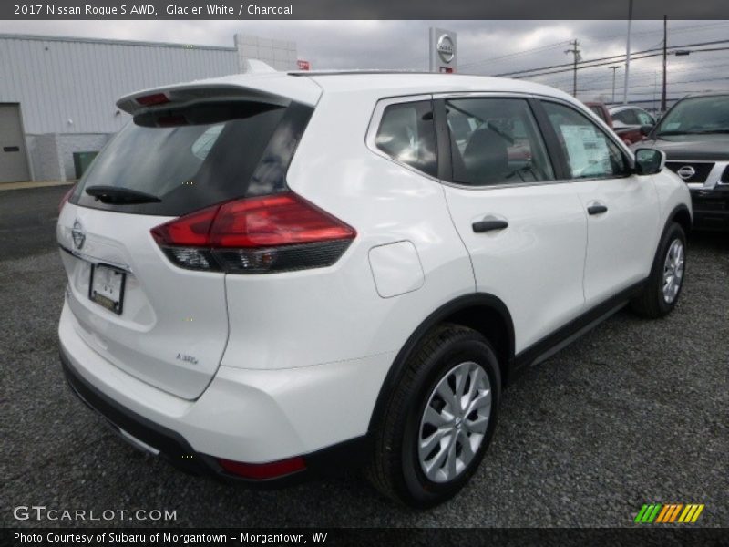 Glacier White / Charcoal 2017 Nissan Rogue S AWD