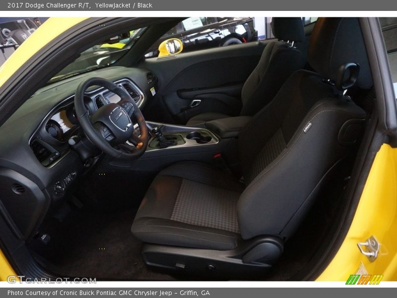 YellowJacket / Black 2017 Dodge Challenger R/T
